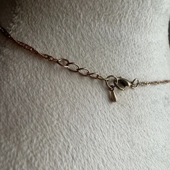 Faceted Blue and Gold Teardrop Pendant Necklace on Twisted Chain - Picture 14 of 16